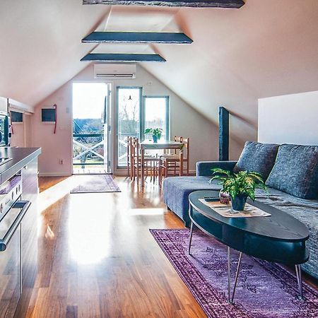 Cozy Apartment In Klintehamn With Wifi Bagian luar foto