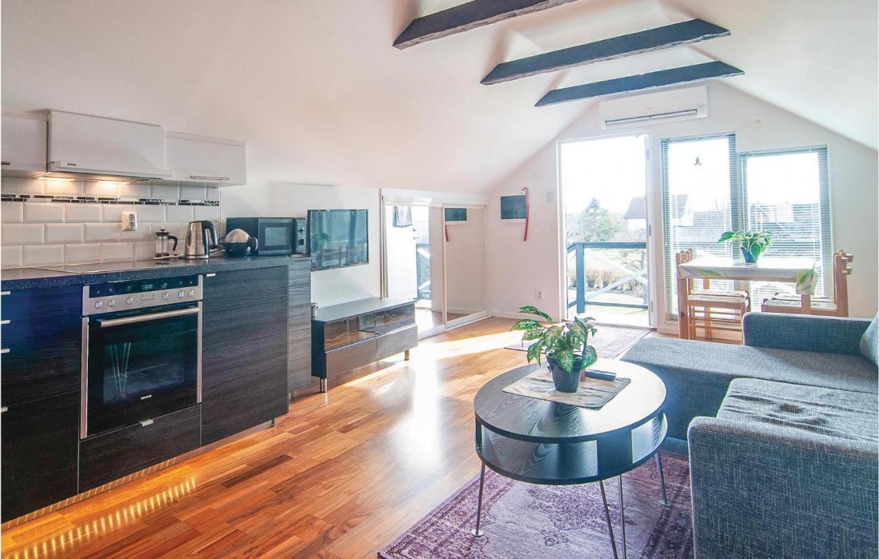 Cozy Apartment In Klintehamn With Wifi Bagian luar foto